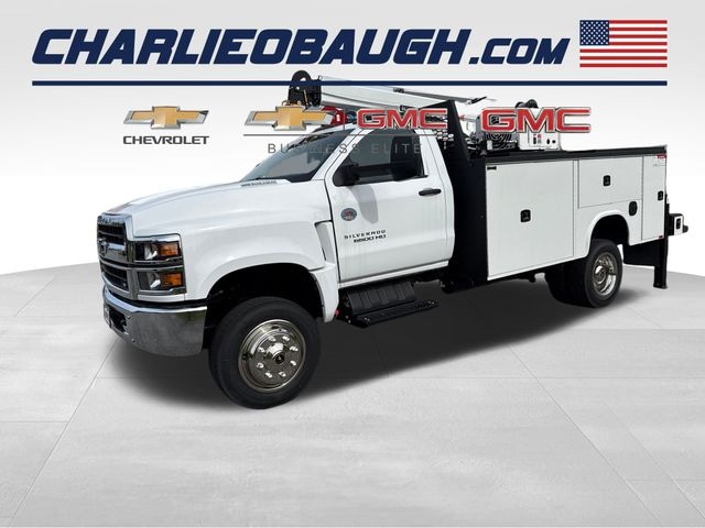 2024 Chevrolet Silverado 6500HD Photo in Staunton, VA 24401