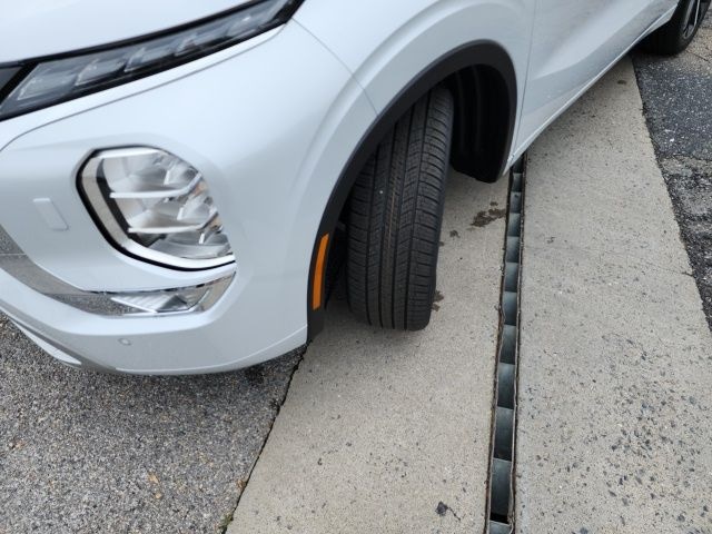 2023 Mitsubishi Outlander PHEV Photo in Staunton, VA 24401