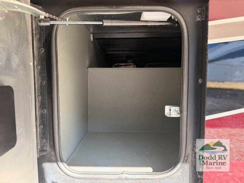Pre-Owned 2018 Tiffin Motorhomes 32 SA - photo - 8