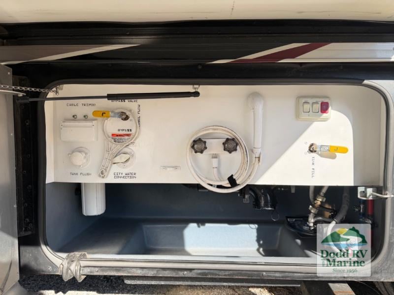 Pre-Owned 2018 Tiffin Motorhomes 32 SA - photo - 11
