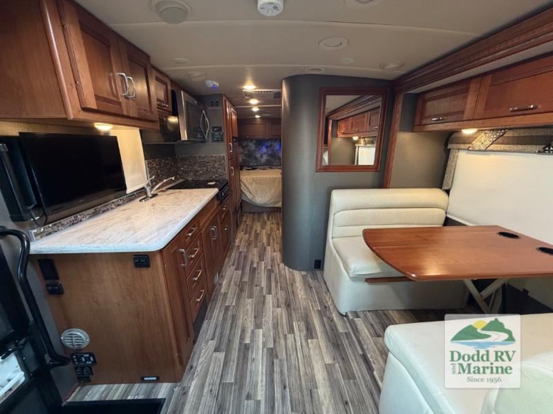 Pre-Owned 2017 Winnebago 27K - photo - 4
