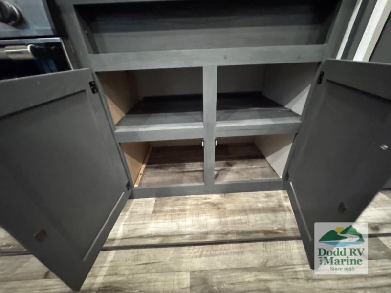 Pre-Owned 2024 Dutchmen RV 390LOFT - photo - 18