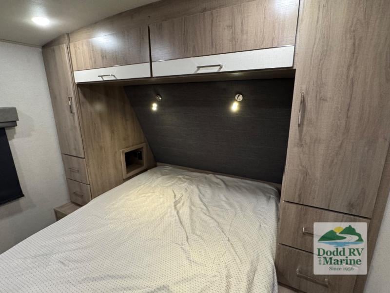 Pre-Owned 2022 Grand Design 2400BH - photo - 27
