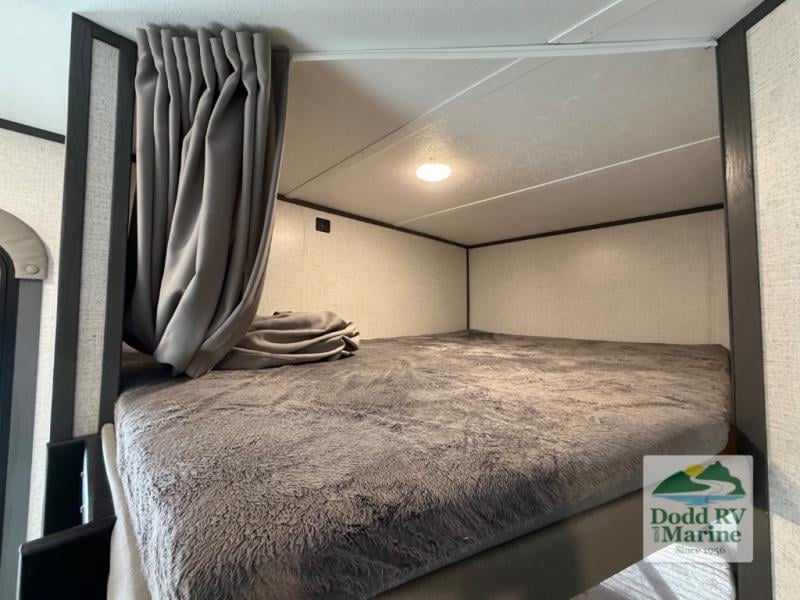 Pre-Owned 2022 Dutchmen RV 30BHSC - photo - 42