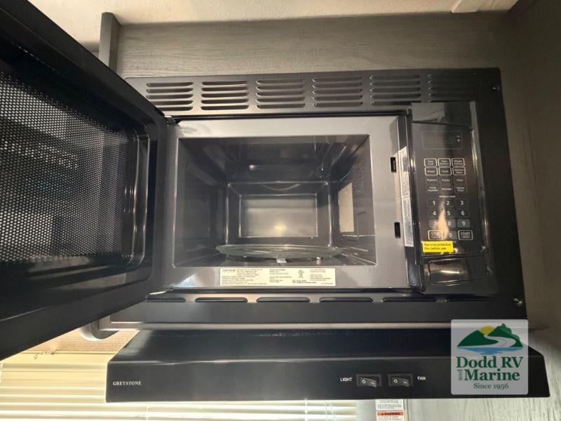 Pre-Owned 2022 Dutchmen RV 30BHSC - photo - 17