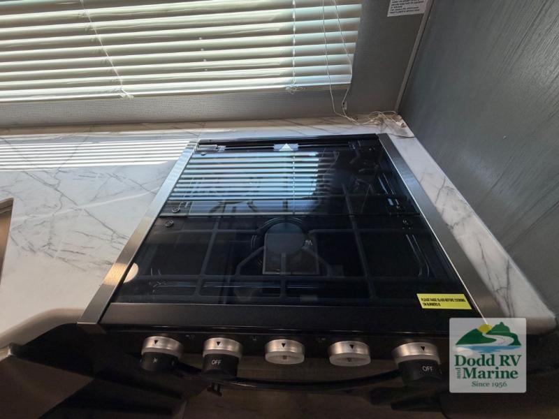 Pre-Owned 2022 Dutchmen RV 30BHSC - photo - 18