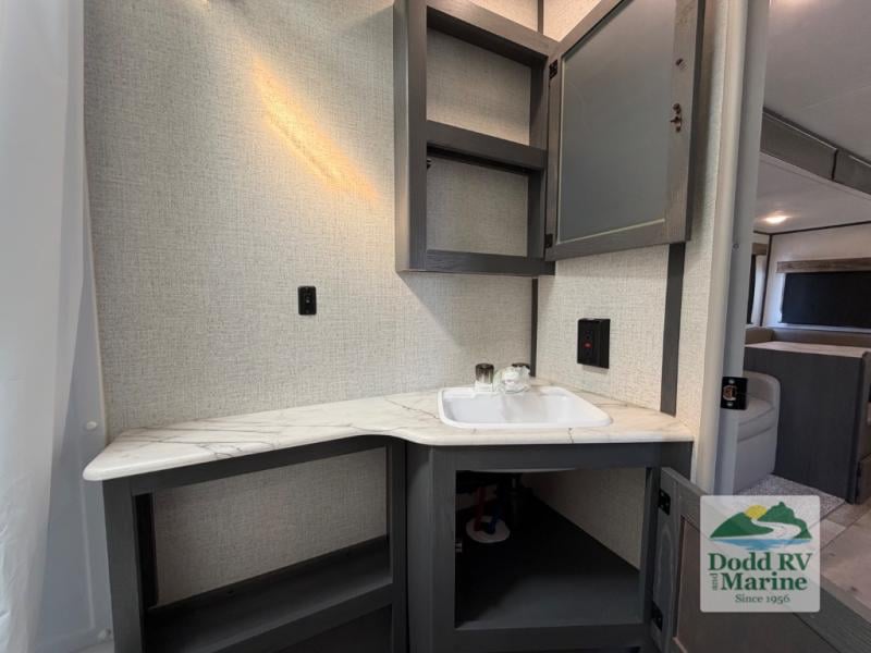Pre-Owned 2022 Dutchmen RV 30BHSC - photo - 47
