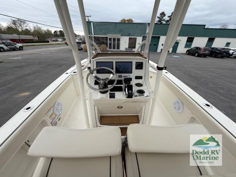 Pre-Owned 2024 Stingray 236 - photo - 10