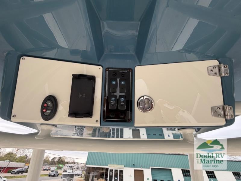 Pre-Owned 2024 Stingray 236 - photo - 9