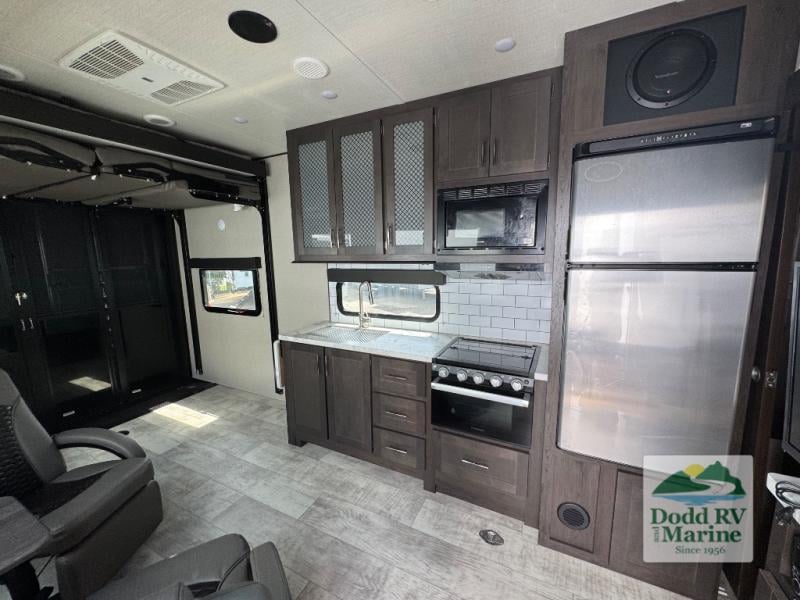 Pre-Owned 2022 Grand Design 23G - photo - 5