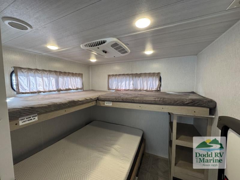 Pre-Owned 2023 Forest River RV 29VBUD - photo - 17