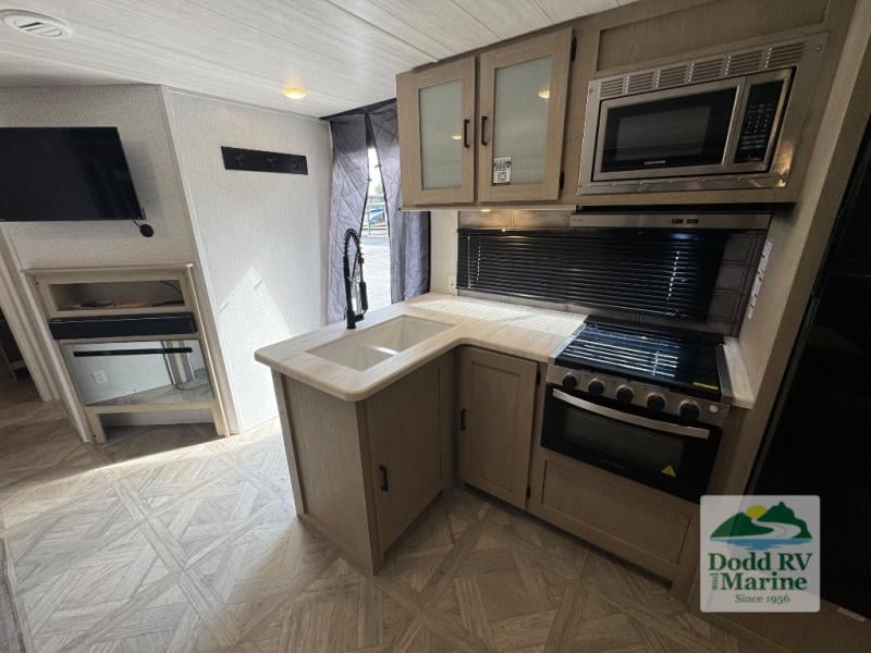 Pre-Owned 2023 Forest River RV 29VBUD - photo - 11