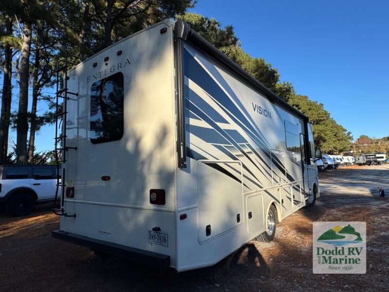 Pre-Owned 2023 Entegra Coach 29S - photo - 4
