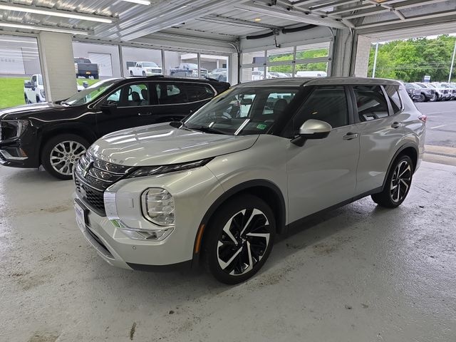 2022 Mitsubishi Outlander Photo in Staunton, VA 24401