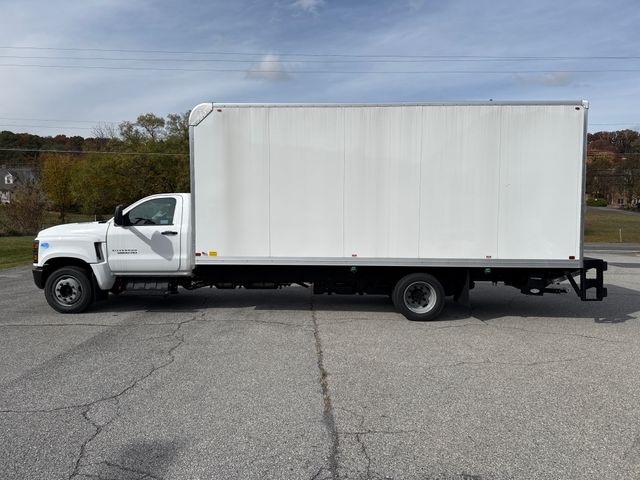 2024 Chevrolet Silverado 6500HD Photo in Staunton, VA 24401
